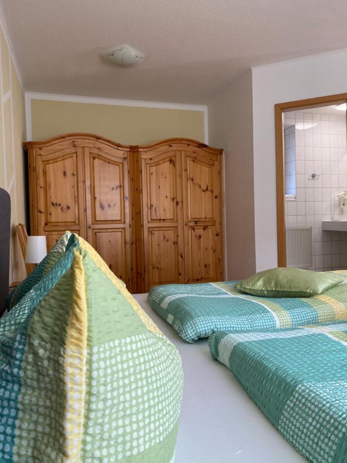 Hotel Am Schlosspark Mallin Bagian luar foto