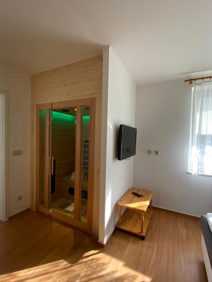 Hotel Am Schlosspark Mallin Bagian luar foto
