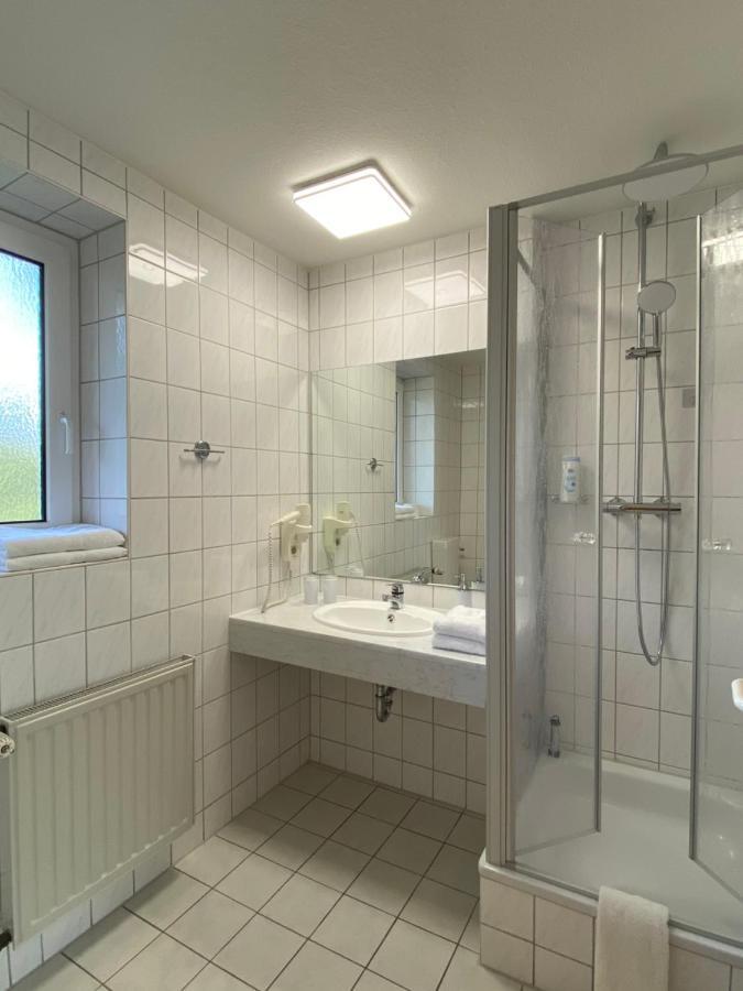 Hotel Am Schlosspark Mallin Bagian luar foto