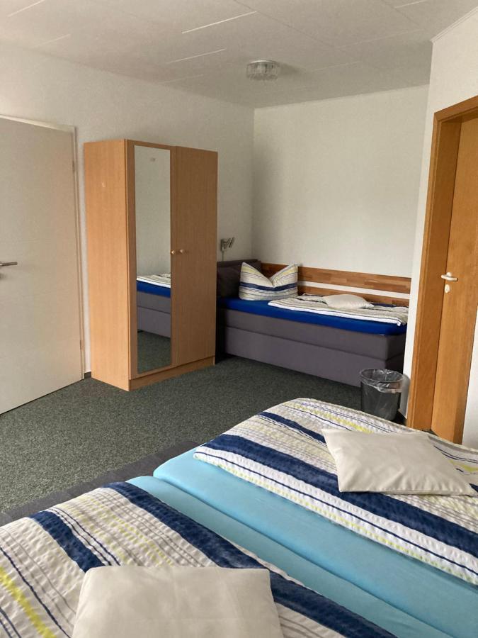 Hotel Am Schlosspark Mallin Bagian luar foto