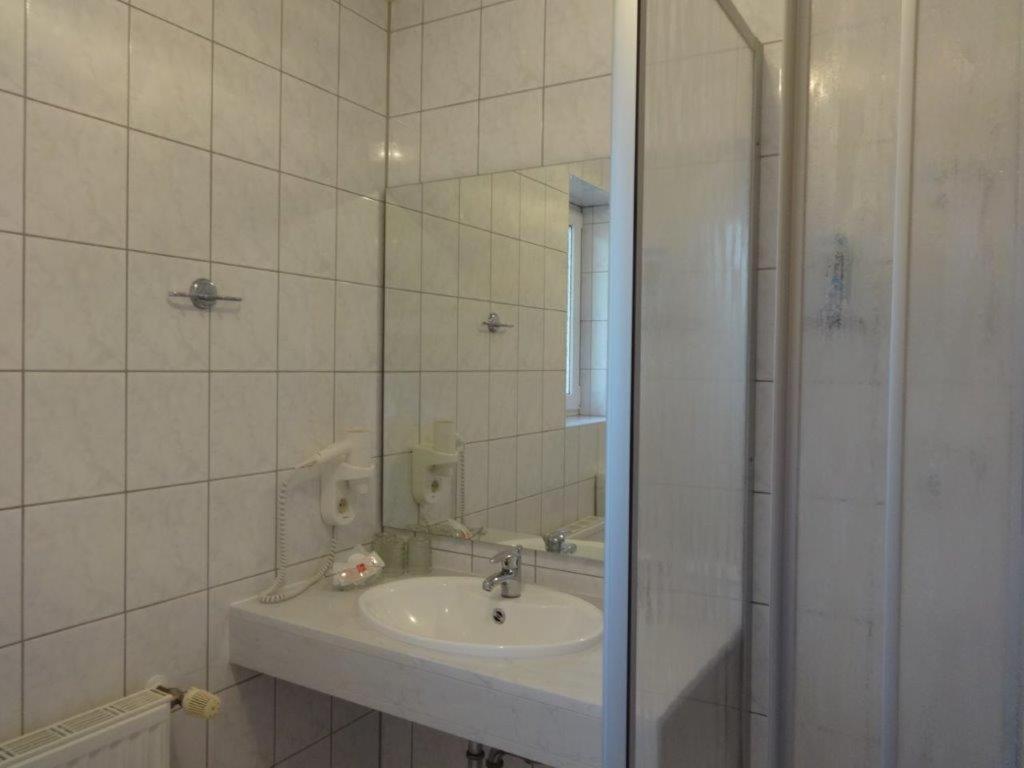 Hotel Am Schlosspark Mallin Ruang foto