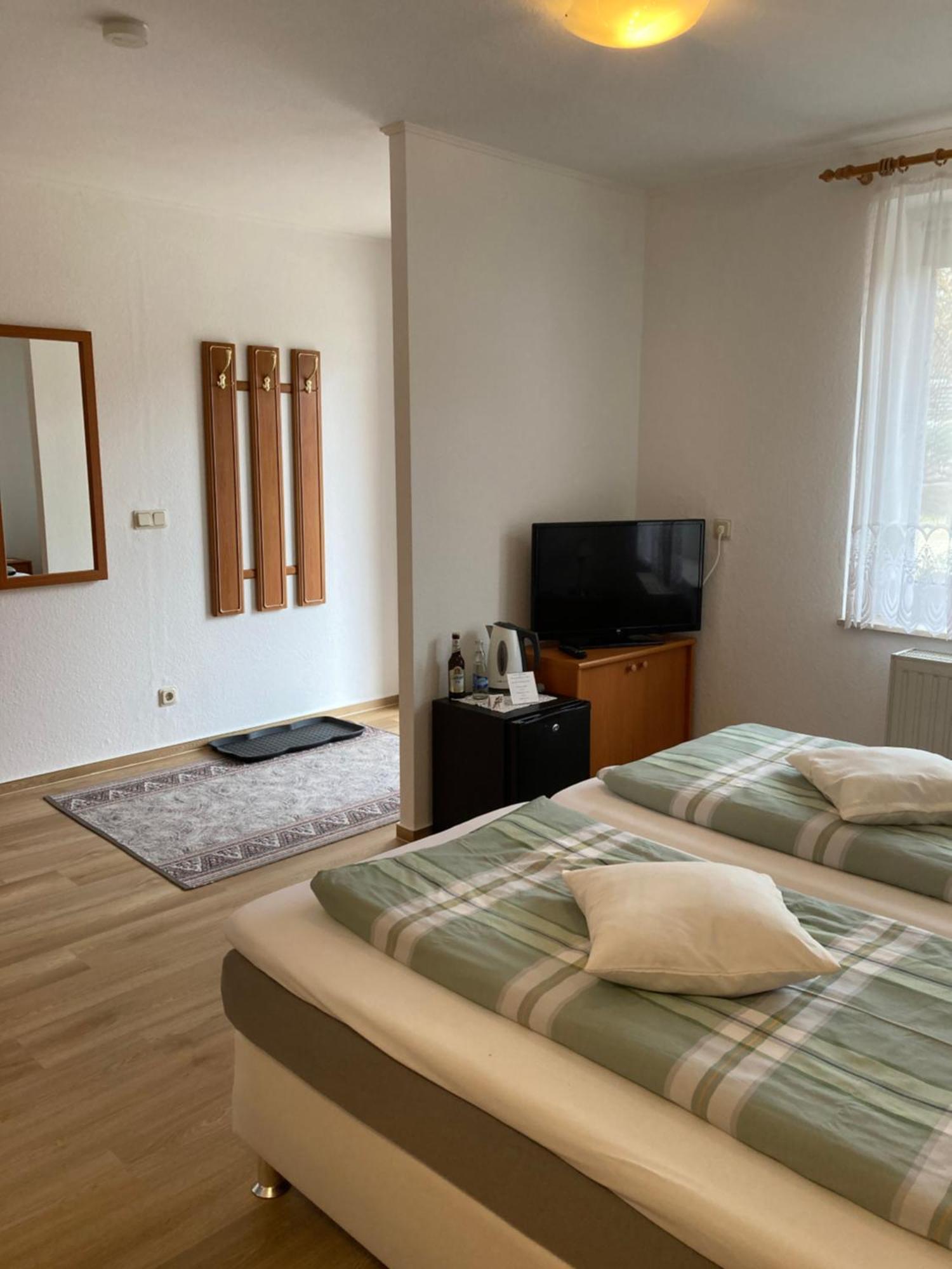 Hotel Am Schlosspark Mallin Ruang foto